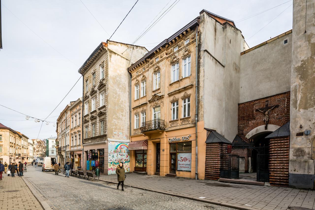 Apartment Krakivska 15 *