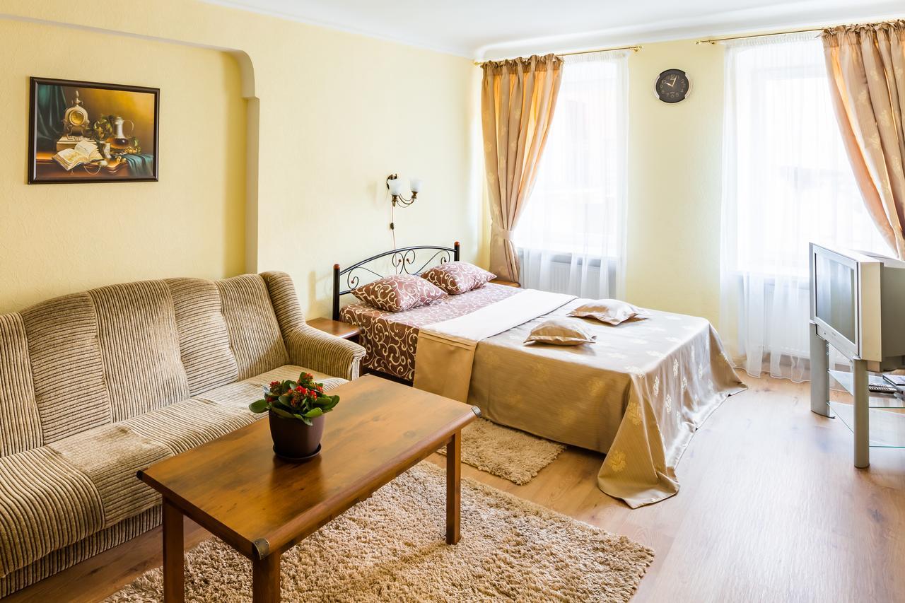 Krakivska 15 * Lwów